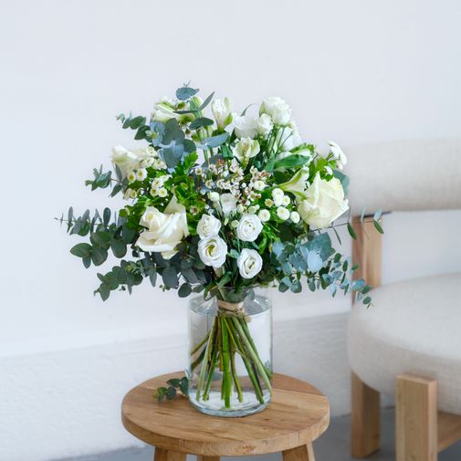 Bouquet de fleurs Paradis blanc et ses amandes au chocolat