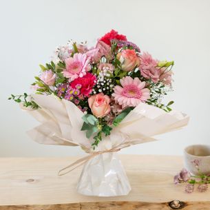 Bouquet de fleurs Félicitations & Bulle d'eau Fête des Mères