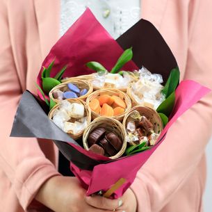 Fleurs et cadeaux Bouquet des gourmands Félicitations